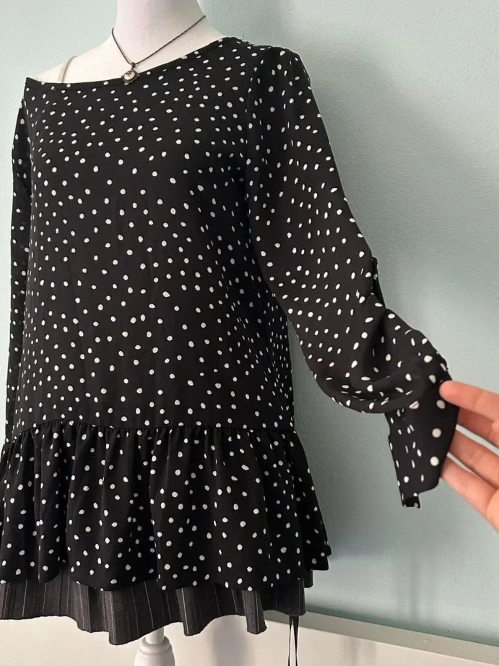 Loft Black and White Polkadot Peplum Blouse sz xs - Picture 2 of 7